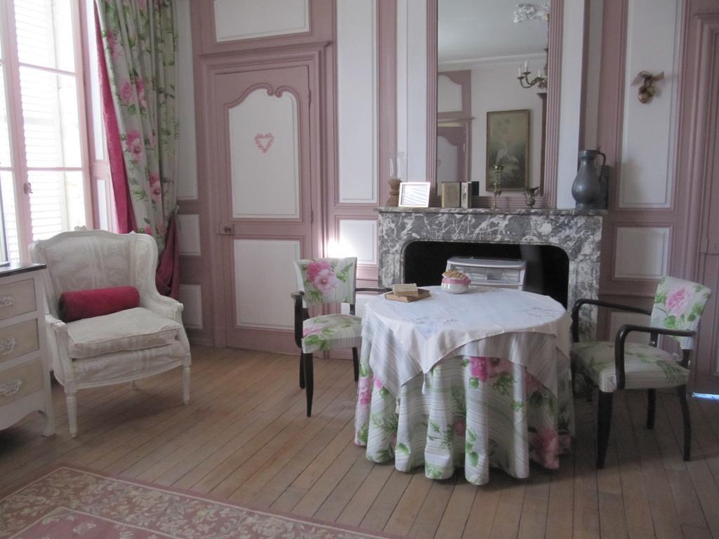 Le Chateau De Failloux エピナル 部屋 写真